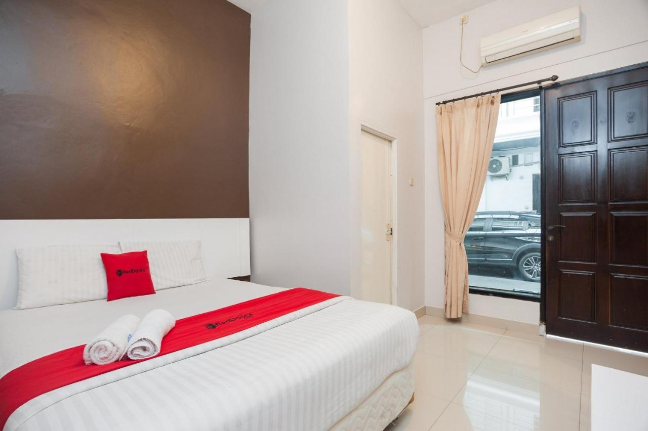 Hotel Reddoorz Syariah Near Taman Air Mancur Bogor Exterior foto