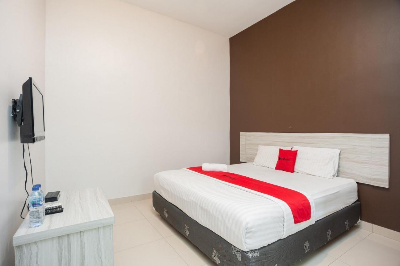 Hotel Reddoorz Syariah Near Taman Air Mancur Bogor Exterior foto