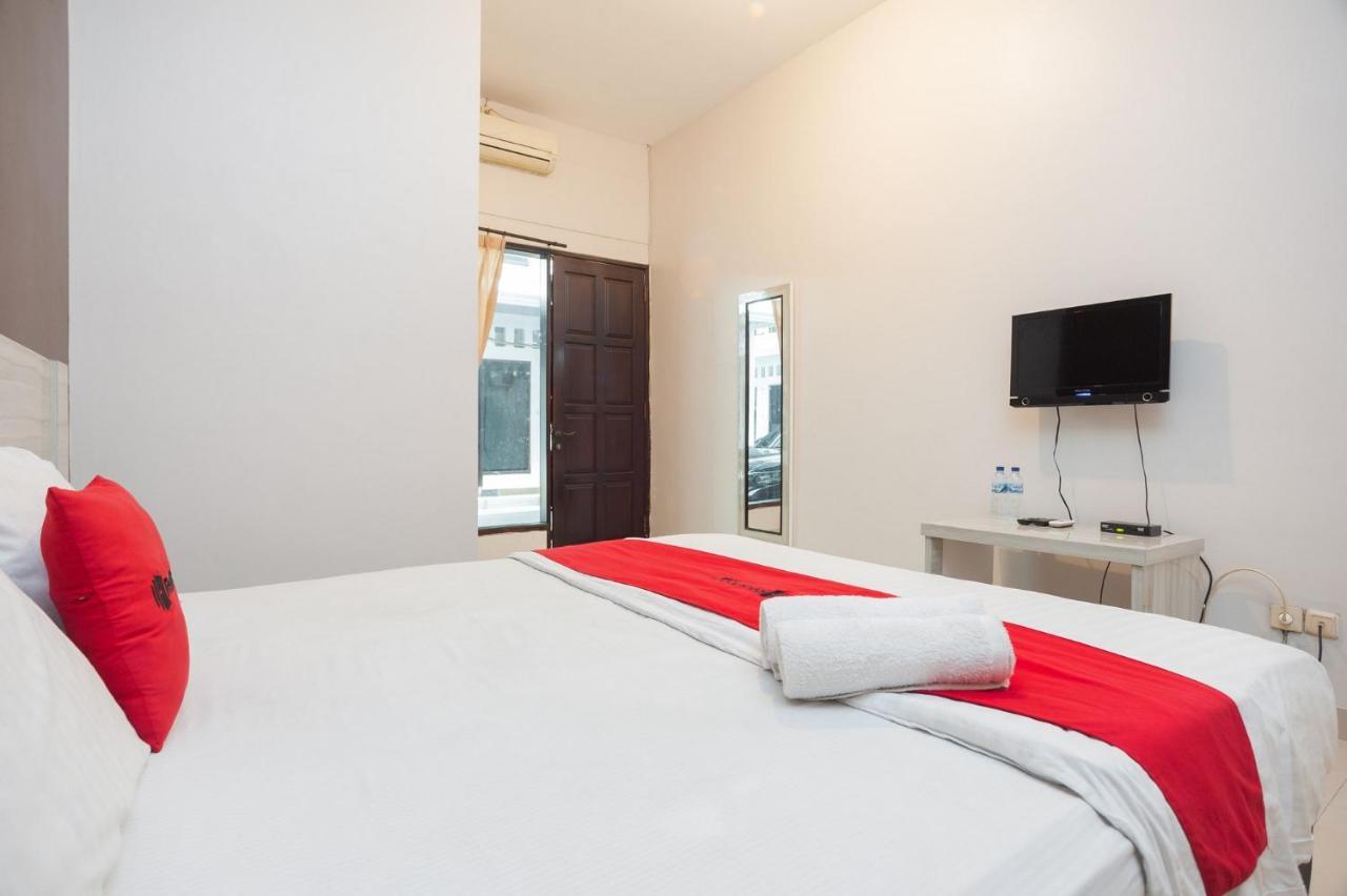 Hotel Reddoorz Syariah Near Taman Air Mancur Bogor Exterior foto