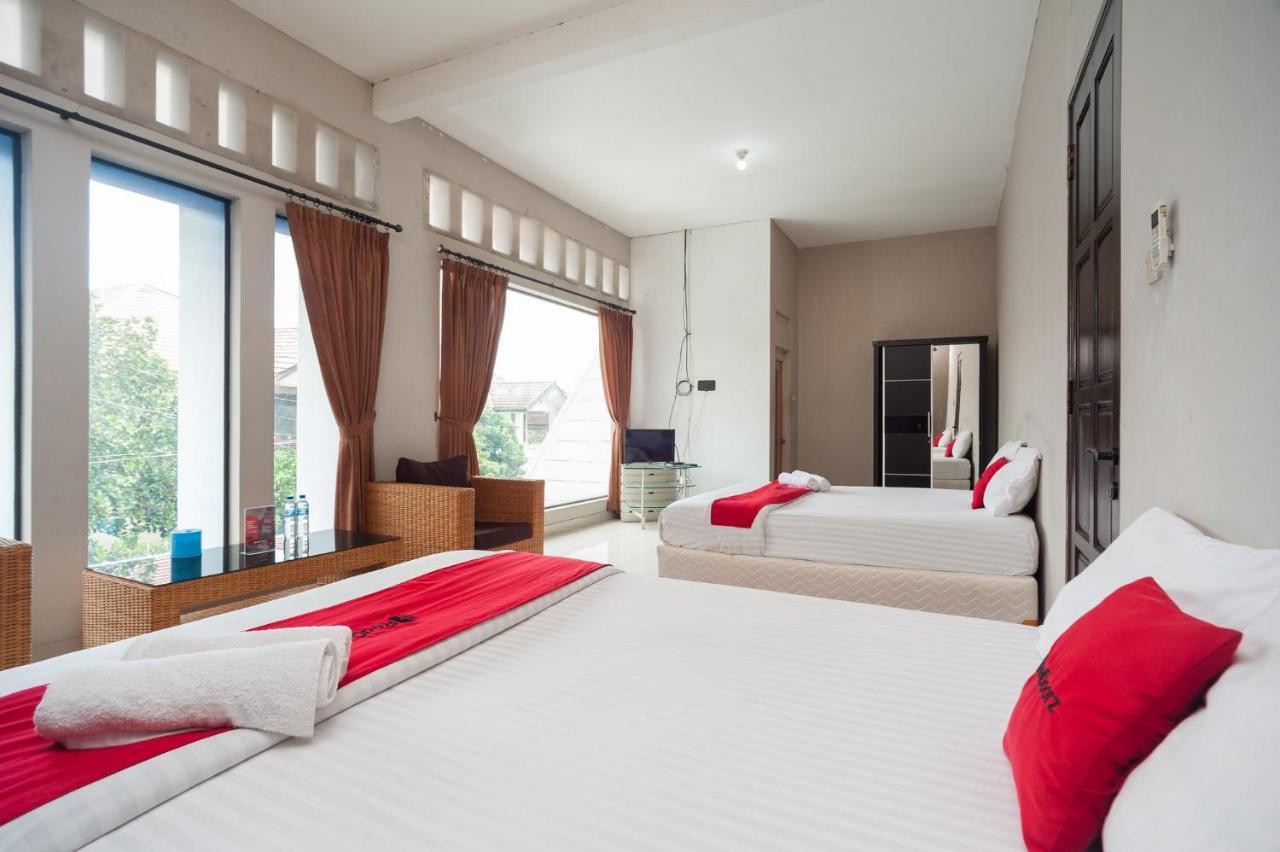 Hotel Reddoorz Syariah Near Taman Air Mancur Bogor Exterior foto