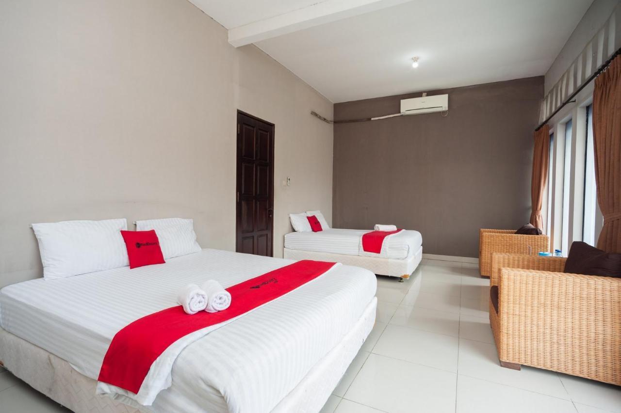 Hotel Reddoorz Syariah Near Taman Air Mancur Bogor Exterior foto