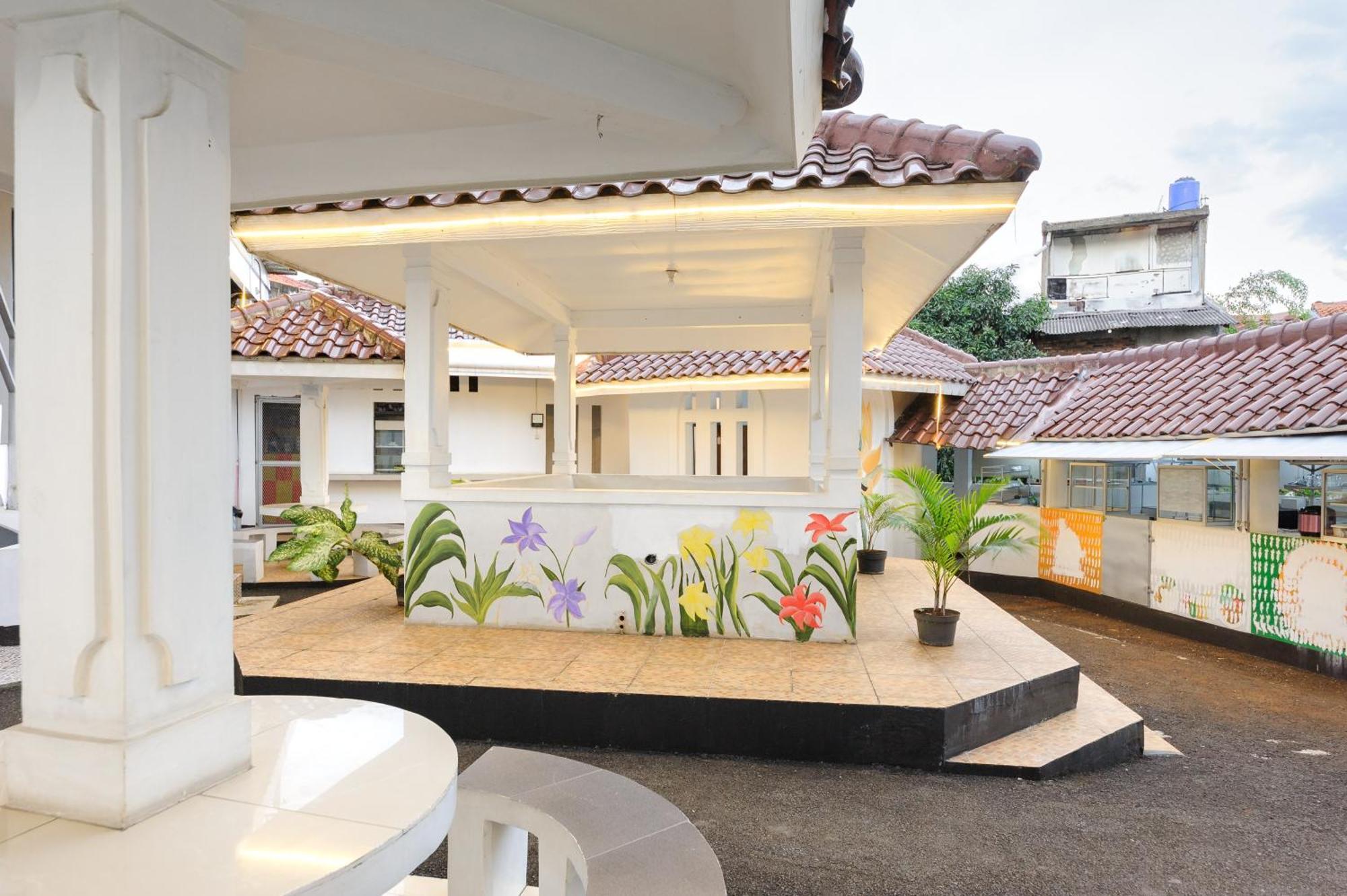Hotel Reddoorz Syariah Near Taman Air Mancur Bogor Exterior foto