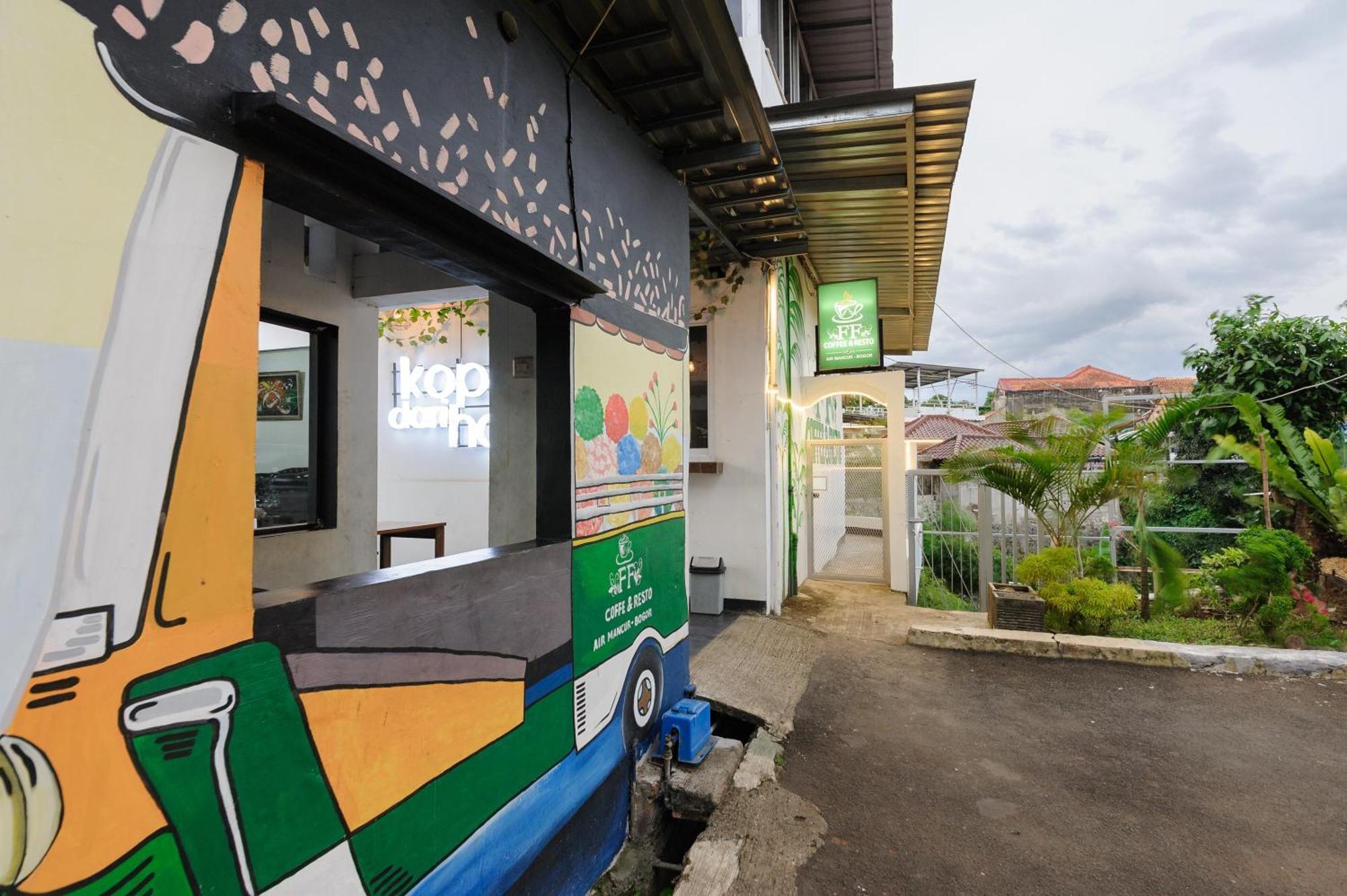 Hotel Reddoorz Syariah Near Taman Air Mancur Bogor Exterior foto